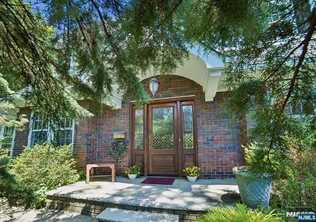 3rd image of 157 Sussex Rd, Tenafly, NJ 07670 | MLS# 26022965