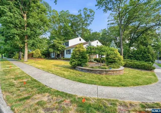 Homes for sale in Oradell, NJ | 862 Battel Pl, Oradell, NJ 07649 | MLS# 26022968