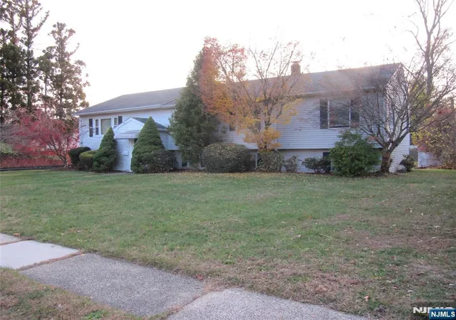 2nd image of 37 Atwood Pl, Wayne, NJ 07470 | MLS# 26022969