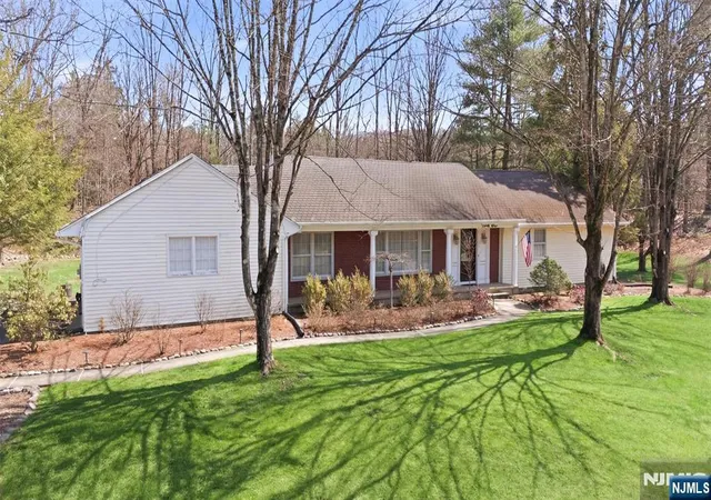 Homes for sale in Upper Saddle River, NJ | 23 Jan River Dr, Upper Saddle River, NJ 07458 | MLS# 26023029