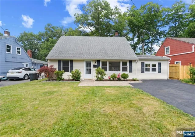 Homes for sale in West Orange, NJ | 40 Hunterdon Rd, West Orange, NJ 07052 | MLS# 26023044