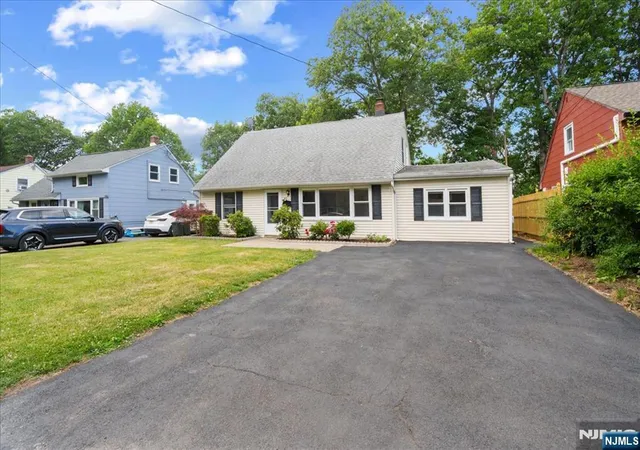 Homes for sale in West Orange, NJ | 40 Hunterdon Rd, West Orange, NJ 07052 | MLS# 26023044