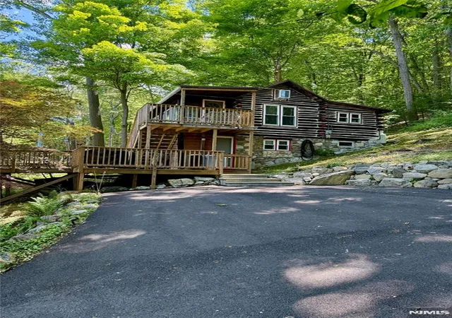 Homes for sale in Sussex, NJ | 57 Lakeside Dr, Sussex, NJ 07461 | MLS# 26023062
