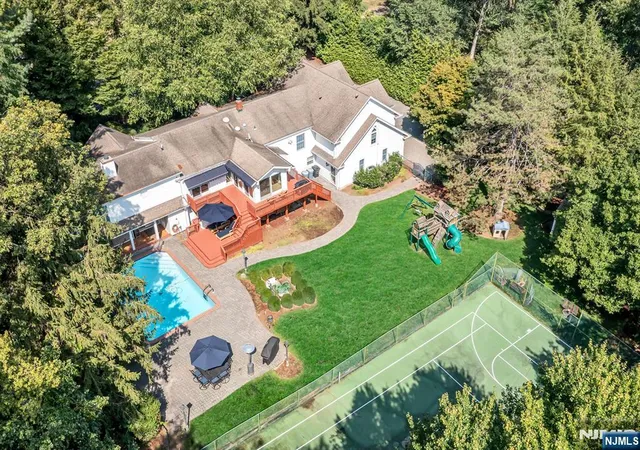 Homes for sale in Mahwah, NJ | 24 Vanderbeck Ln, Mahwah, NJ 07430 | MLS# 26023067