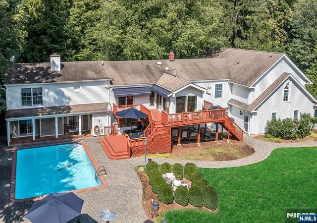 Homes for sale in Mahwah, NJ | 24 Vanderbeck Ln, Mahwah, NJ 07430 | MLS# 26023067
