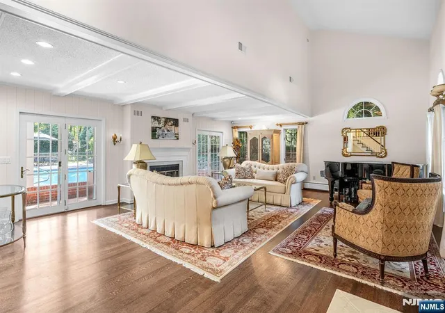 Photo 4 of Sale Pending at 24 Vanderbeck Ln, Mahwah, NJ 07430 | MLS# 26023067 | Listing updated on 2026-09-02