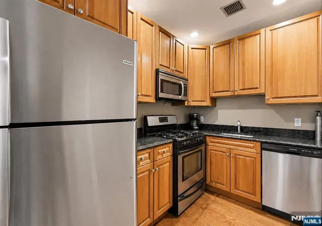 Photo 2 of Condo for sale at 180 Edgewater Rd, Cliffside Park, NJ 07010 | MLS# 26023081 | Listing updated on 2026-09-16