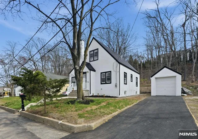 31st image of 31 Saint Moritz Pl, Wayne, NJ 07470 | MLS# 26023112