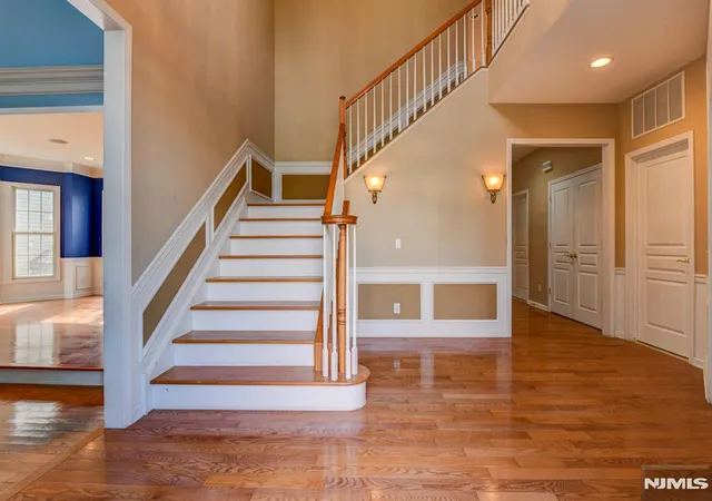 2nd image of 16 Commanders Ct, Totowa, NJ 07512 | MLS# 26023114