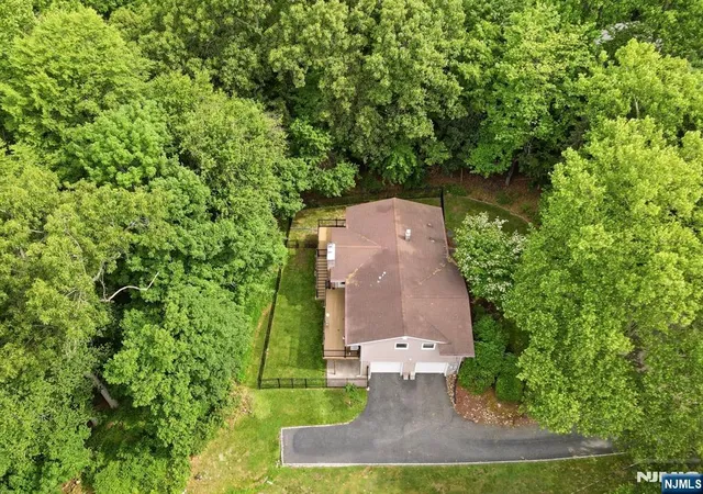 Homes for sale in Woodcliff Lake, NJ | 23 Cressfield Ct, Woodcliff Lake, NJ 07677 | MLS# 26023123