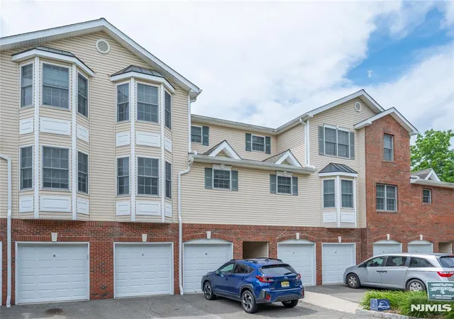 Homes for sale in Pompton Lakes, NJ | 30 08 Federal Hill Rd #8, Pompton Lakes, NJ 07442 | MLS# 26023137