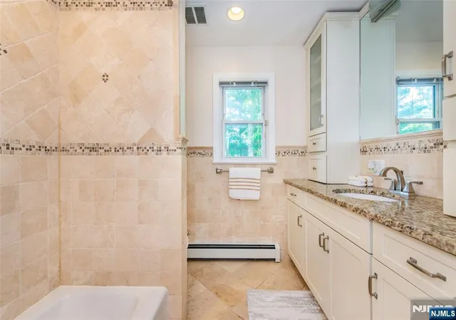 Homes for sale in Englewood Cliffs, NJ | 34 S Virginia Ct, Englewood Cliffs, NJ 07632 | MLS# 26023145