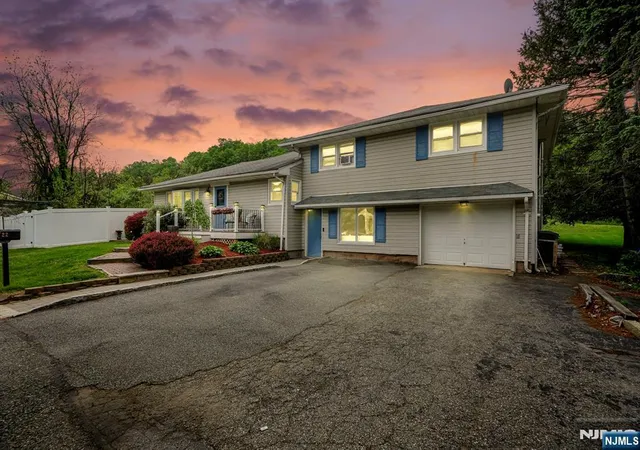 Homes for sale in Pompton Lakes, NJ | 22 Federal Hill Rd, Pompton Lakes, NJ 07442 | MLS# 26023163