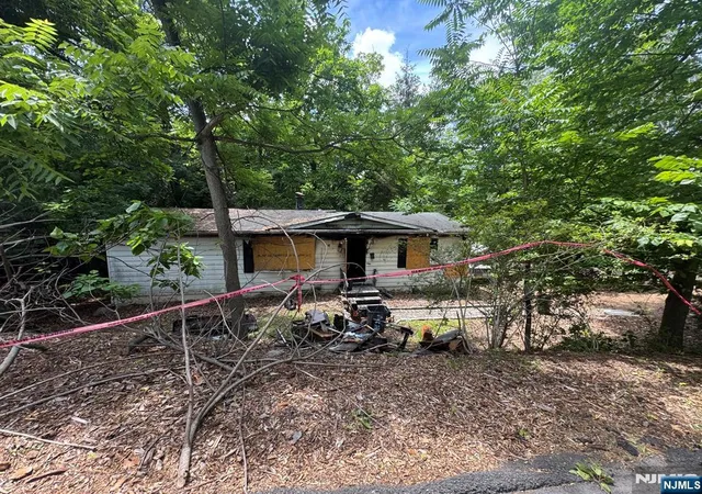1st image of 40 Forest Ave, Montvale, NJ 07645 | MLS# 26023167