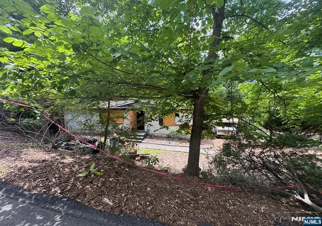 2nd image of 40 Forest Ave, Montvale, NJ 07645 | MLS# 26023167
