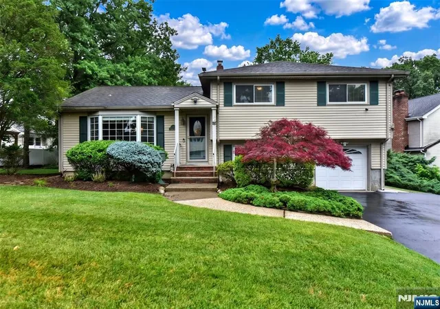 Homes for sale in New Milford, NJ | 380 Shea Dr, New Milford, NJ 07646 | MLS# 26023181