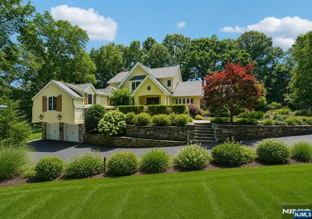 Homes for sale in Wyckoff, NJ | 650 Fairview Pl, Wyckoff, NJ 07481 | MLS# 26023202
