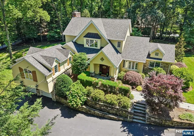 Homes for sale in Wyckoff, NJ | 650 Fairview Pl, Wyckoff, NJ 07481 | MLS# 26023202