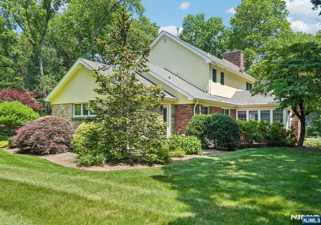 Homes for sale in Wyckoff, NJ | 650 Fairview Pl, Wyckoff, NJ 07481 | MLS# 26023202