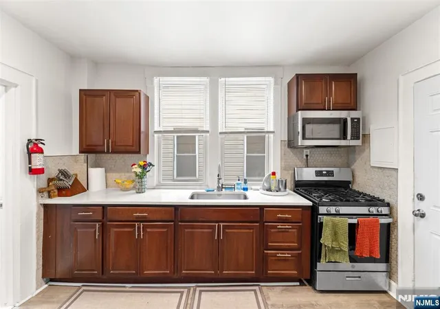 Homes for sale in Newark, NJ | 92 S Devine St, Newark, NJ 07106 | MLS# 26023224