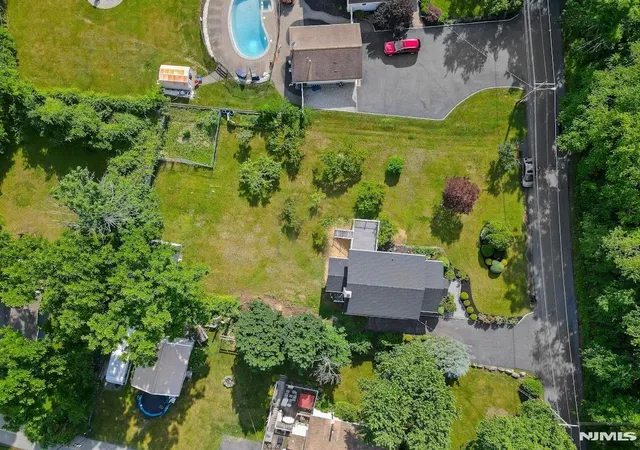 50th image of 32 Bellows Ln, Montville Township, NJ 07082 | MLS# 26023233