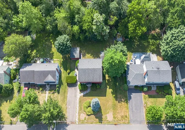 Homes for sale in Paramus, NJ | 354 Terhune Ave, Paramus, NJ 07652 | MLS# 26023238