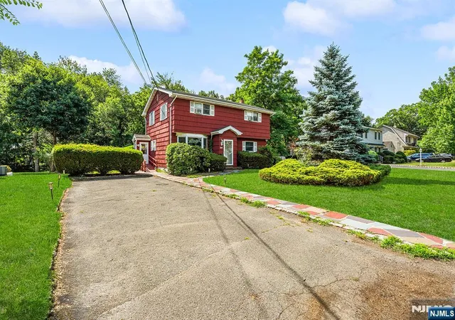 Homes for sale in Paramus, NJ | 354 Terhune Ave, Paramus, NJ 07652 | MLS# 26023238