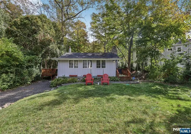 Homes for sale in Ringwood, NJ | 8 Woodland Rd, Ringwood, NJ 07456 | MLS# 26023241