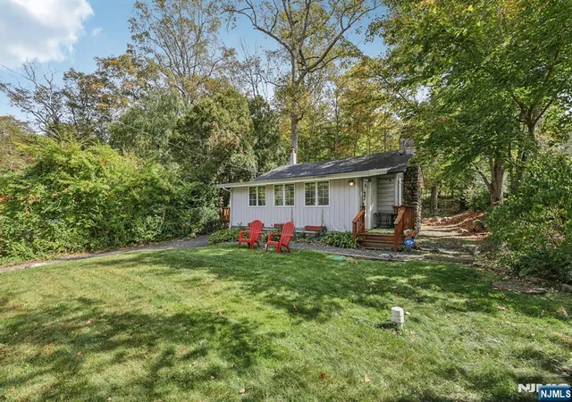 Homes for sale in Ringwood, NJ | 8 Woodland Rd, Ringwood, NJ 07456 | MLS# 26023241