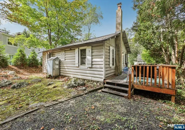 Homes for sale in Ringwood, NJ | 8 Woodland Rd, Ringwood, NJ 07456 | MLS# 26023241