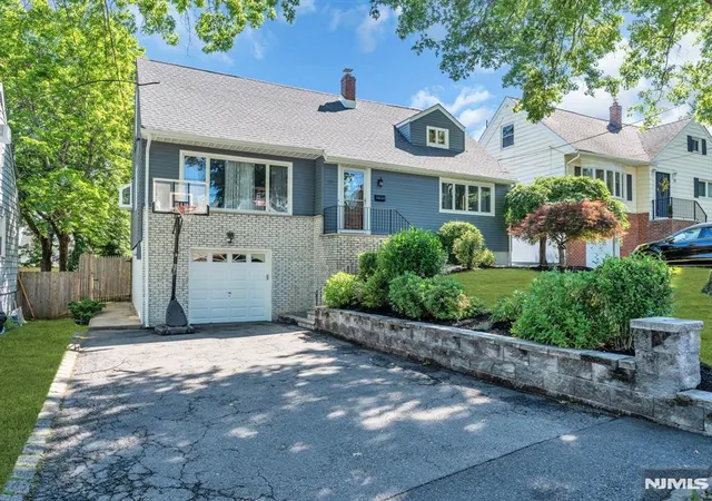 Homes for sale in West Orange, NJ | 10 Bryn Mawr Rd, West Orange, NJ 07052 | MLS# 26023247