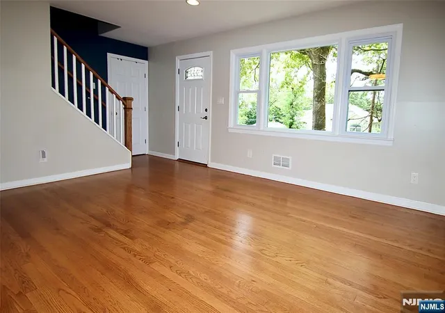 3rd image of 73 Oneida Ave, Oakland, NJ 07436 | MLS# 26023262