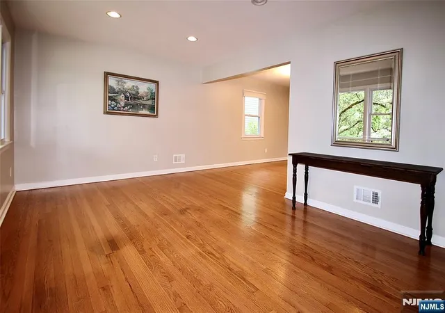 4th image of 73 Oneida Ave, Oakland, NJ 07436 | MLS# 26023262