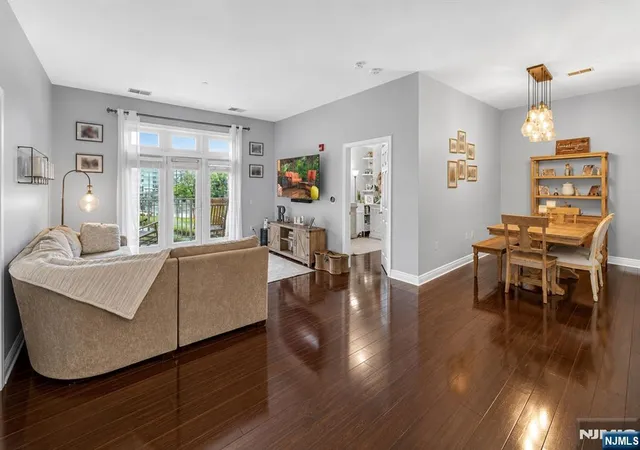 Homes for sale in Jersey City, NJ | 7400 River Rd, Jersey City, NJ 07047