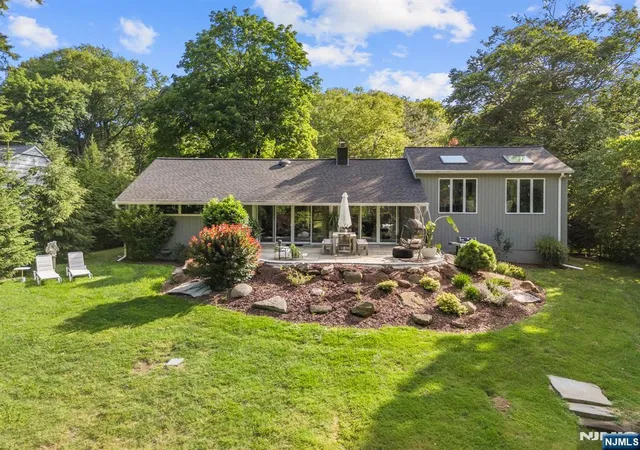 Homes for sale in Hillsdale, NJ | 116 Saddlewood Dr, Hillsdale, NJ 07642 | MLS# 26023270