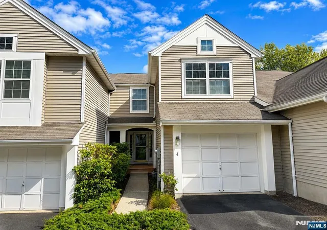 2nd image of 4 Woodmont Dr, Randolph, NJ 07869 | MLS# 26023276