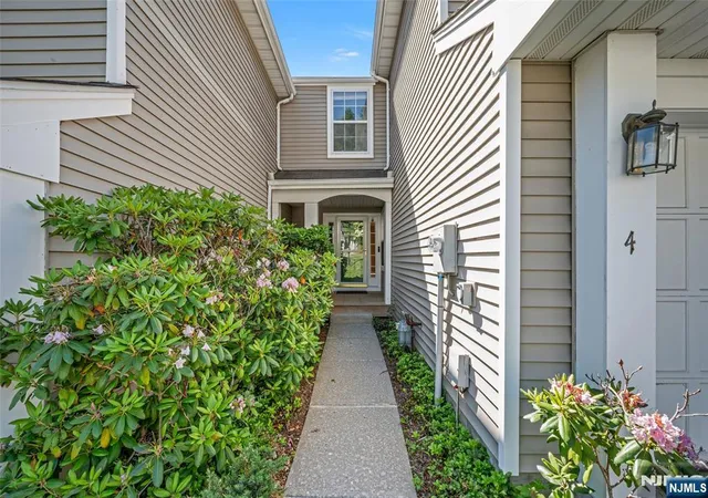 3rd image of 4 Woodmont Dr, Randolph, NJ 07869 | MLS# 26023276
