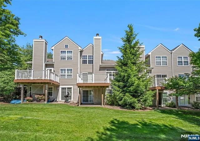 4th image of 4 Woodmont Dr, Randolph, NJ 07869 | MLS# 26023276