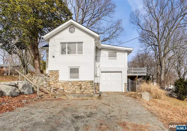 Homes for sale in Stanhope, NJ | 10 Ridge Rd, Stanhope, NJ 07874 | MLS# 26023280