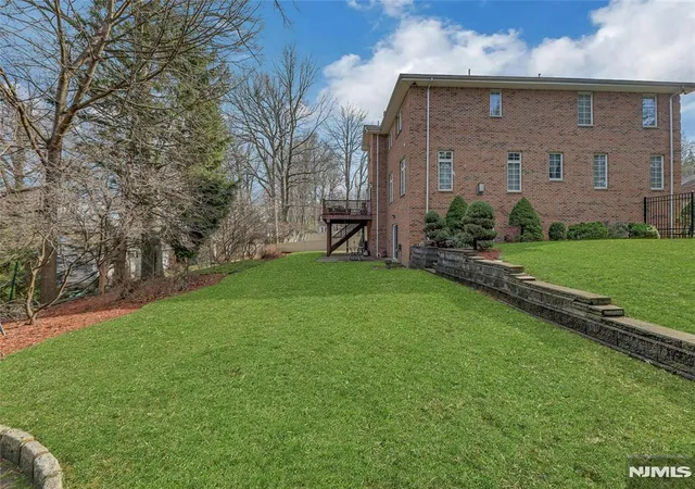 Homes for sale in Leonia, NJ | 411 Fairway Dr, Leonia, NJ 07605 | MLS# 26023281