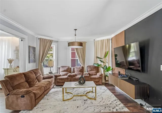 Photo 4 of Single family home for sale at 283 Hamilton Pl, Hackensack, NJ 07601 | MLS# 26023297 | Listing updated on 2026-06-24
