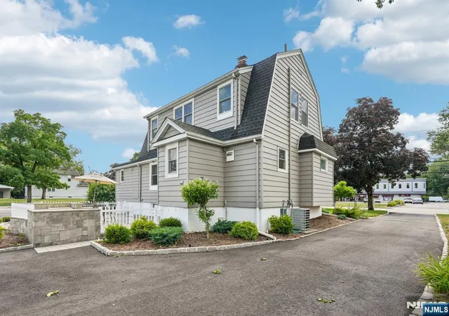 Homes for sale in Fairfield, NJ | 377 Hollywood Ave, Fairfield, NJ 07004 | MLS# 26023299