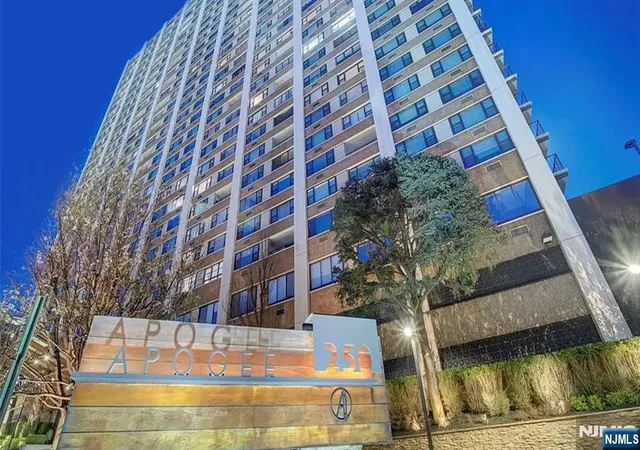 2nd image of 250 Gorge Rd, Cliffside Park, NJ 07010