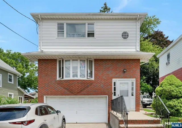 Homes for sale in Lyndhurst, NJ | 723 2nd Ave, Lyndhurst, NJ 07071 | MLS# 26023365