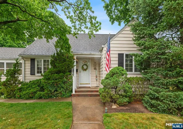 Homes for sale in Dumont, NJ | 14 Poplar St, Dumont, NJ 07628 | MLS# 26023377