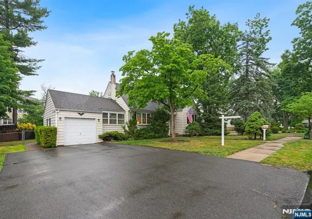 Homes for sale in Dumont, NJ | 14 Poplar St, Dumont, NJ 07628 | MLS# 26023377