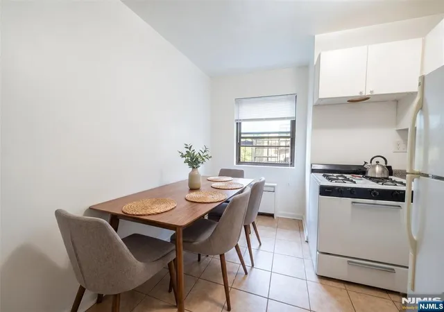 Homes for sale in Fort Lee, NJ | 3050 Edwin Ave #3F, Fort Lee, NJ 07024 | MLS# 26023378