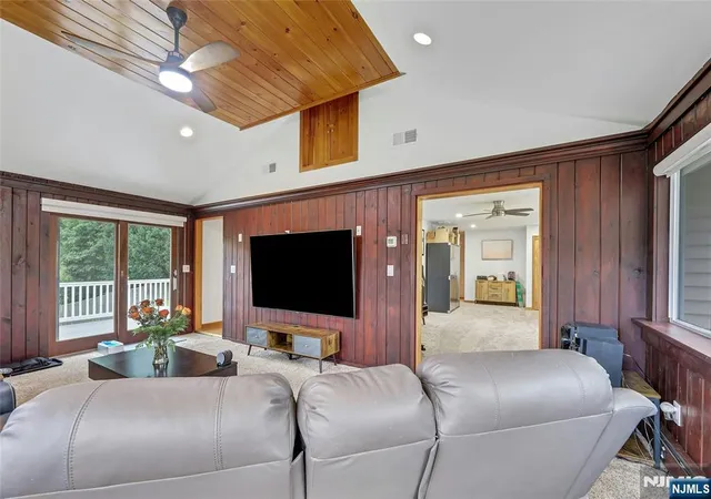 5th image of 406 High Crest Dr, West Milford, NJ 07480 | MLS# 26023382