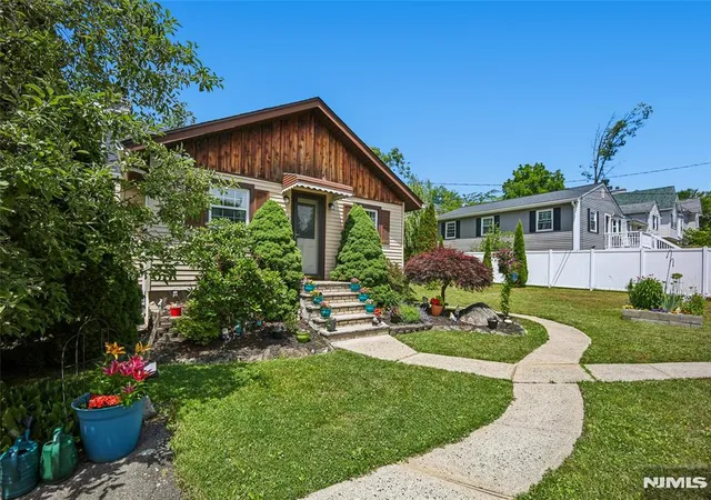 Homes for sale in Par Troy Hills Twp., NJ | 43 Calumet Ave, Par Troy Hills Twp., NJ 07034 | MLS# 26023419