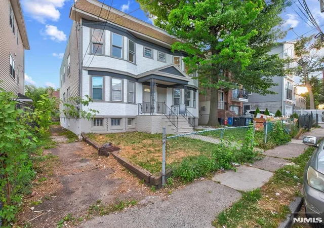 4th image of 22 Edwin Pl, Newark, NJ 07112 | MLS# 26023439